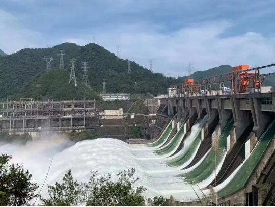 水電行業(yè)高空防墜生命線系統(tǒng)介紹及救援解決方案